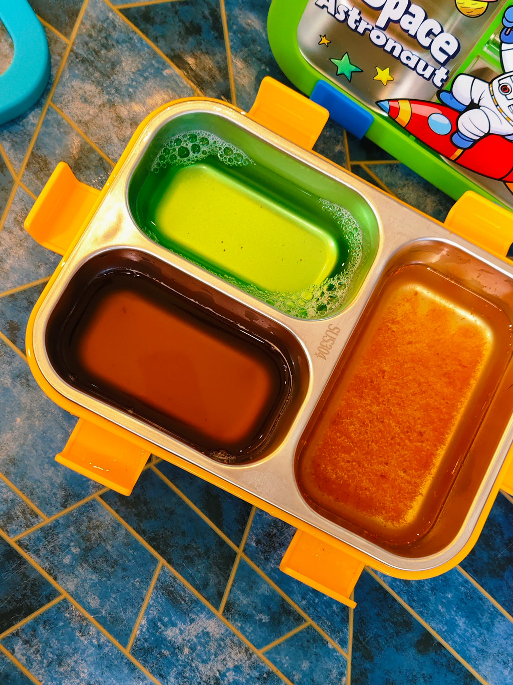 Leak Proof Bento Kids ✨|Insulated Stainless steel|Spill Proof Design|3-Compartment