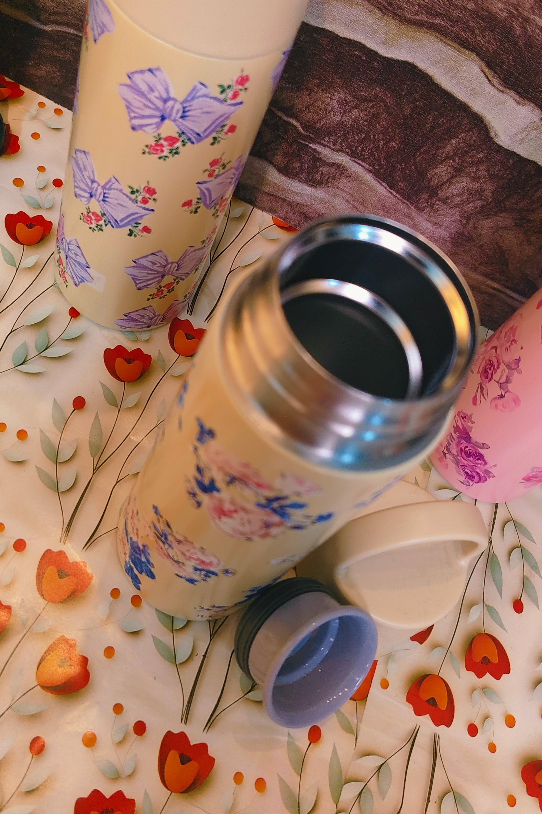 320ml Floral 🌸 Bottles|Insulated|Spillproof|Imported|kiidzkornerz