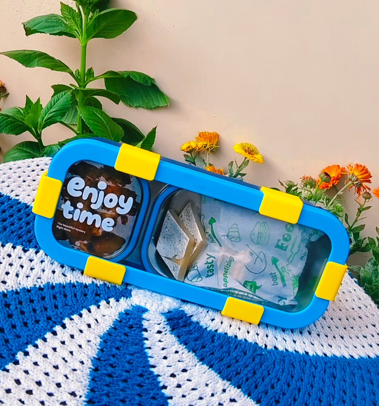 Feast Bento ✨|Insulated|Spill proof|2-Compartment|Trendy Bento|Unique Cutlery 🍴 section