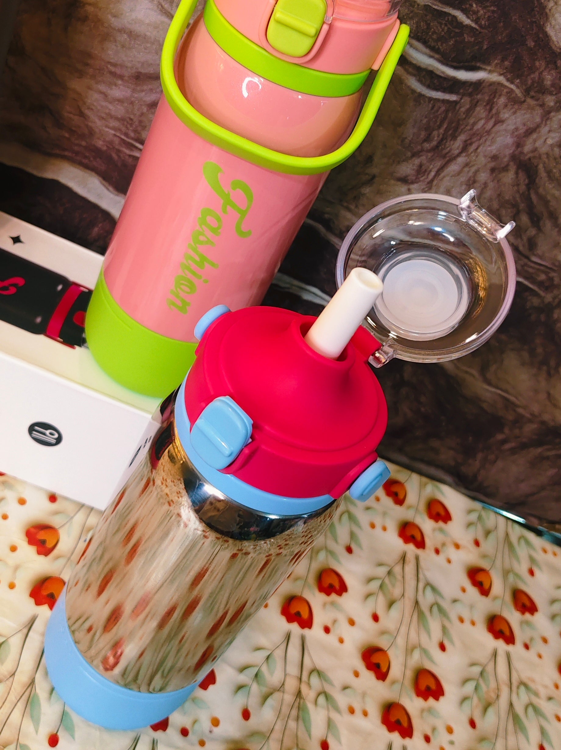Fashion bottles|570ml|Insulated|100%leak proof|With a cup|2dual sip|kiidzkornerz