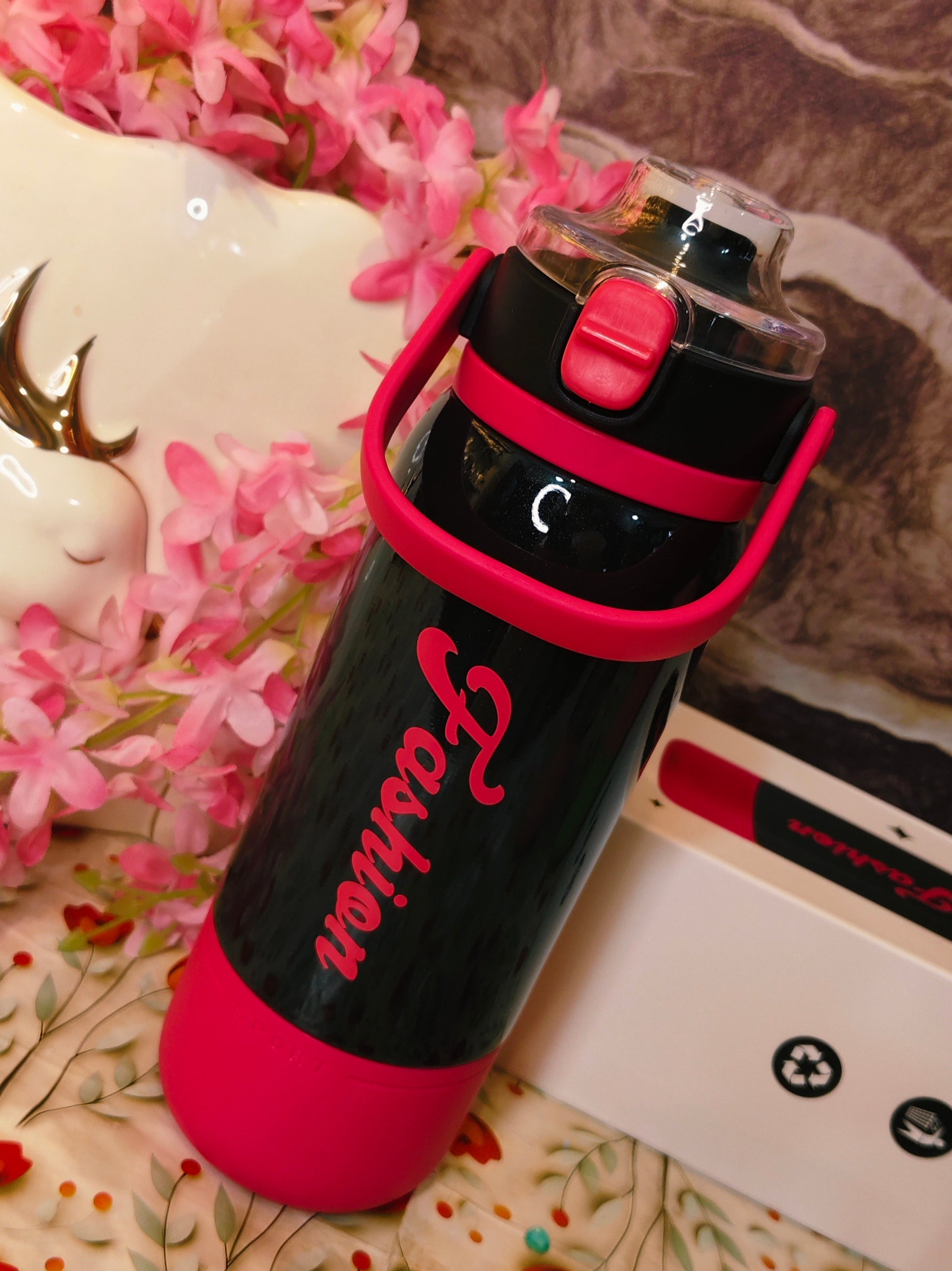 Fashion bottles|570ml|Insulated|100%leak proof|With a cup|2dual sip|kiidzkornerz