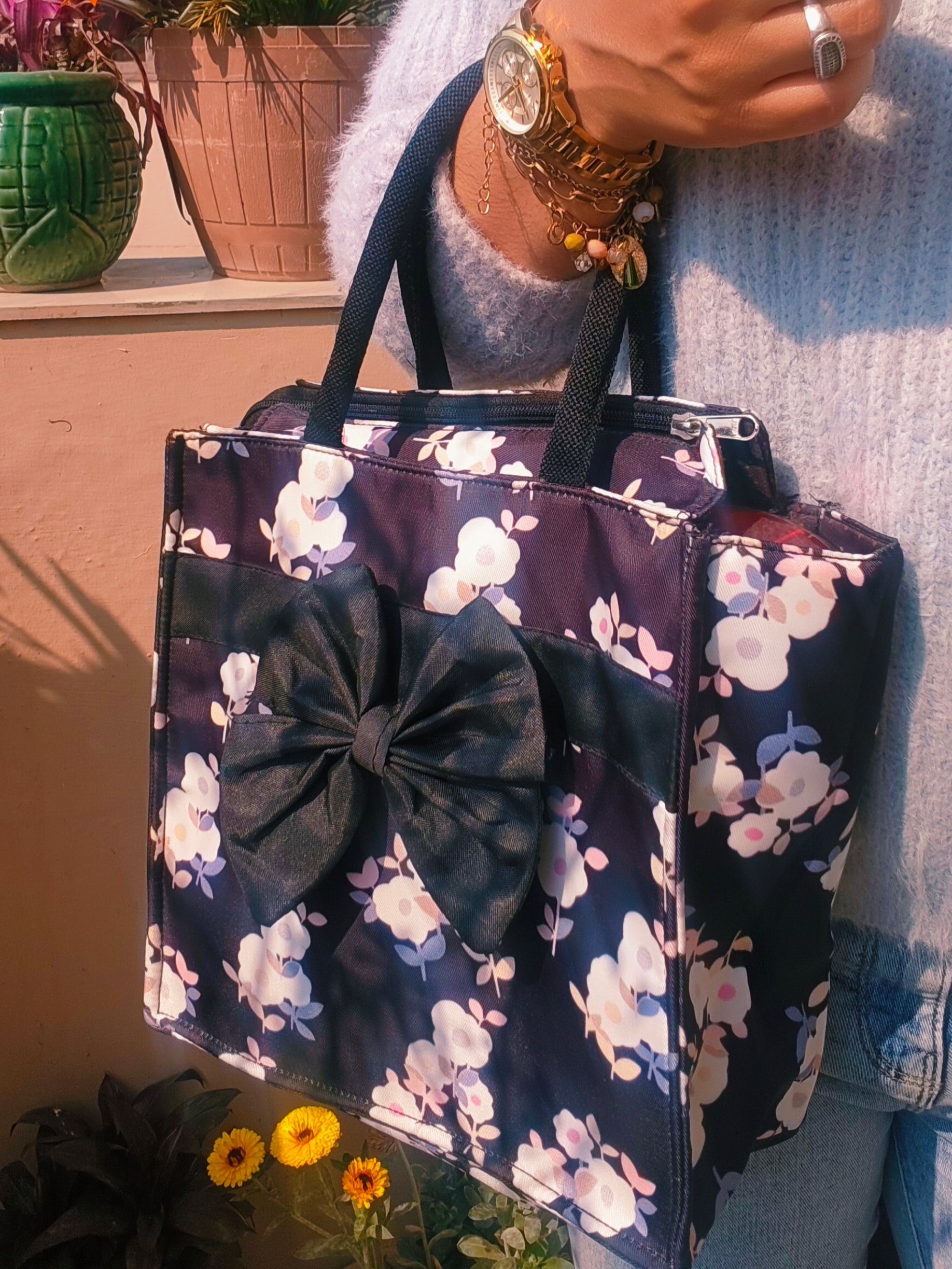 Bow lunchbags/Handbags🎀|Premium quality|Double Zipper|Spacious